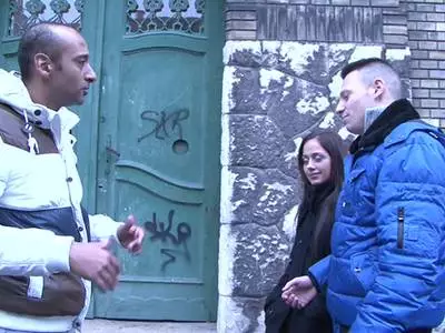 Der Mann fickt mit seinem großen Prügel die Hure durch