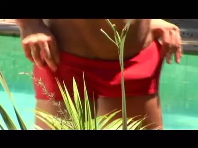 Gay Gangbang am Pool