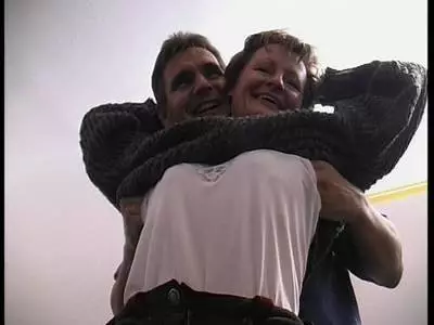 Der Typ schleppt die an der Bar getroffene Hobbyhure zum Erforschen ihrer Vagina aufs Hotelzimmer