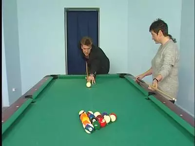 Deutsche GILF mit behaarter Muschi liebt Sex zwischen Alt und Jung